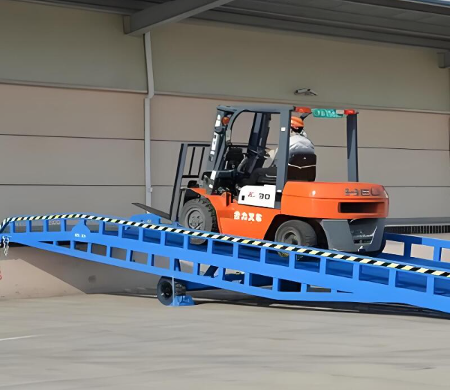海棠移动式卸货平台（叉车用）